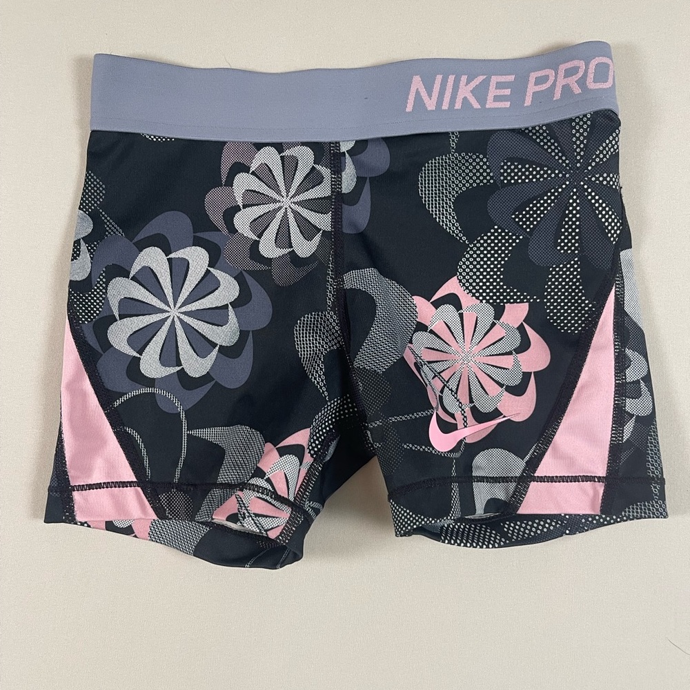 Nike Pro Floral Patterned Shorts